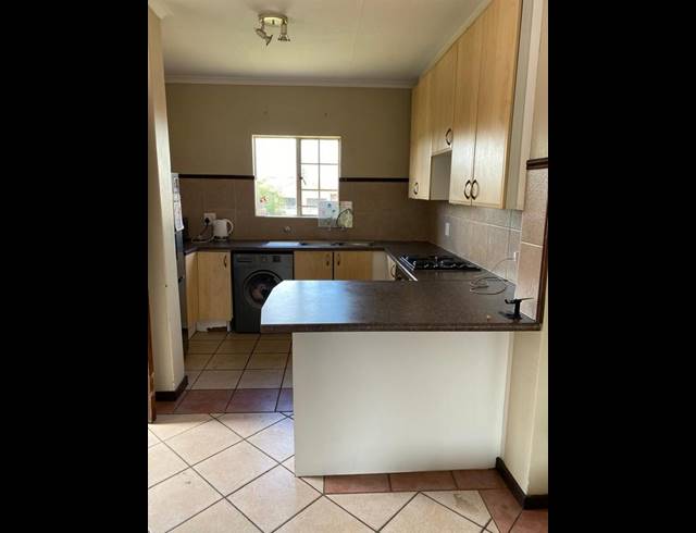 2 BEDROOM PROPERTY TO RENT IN DIE HOEWES